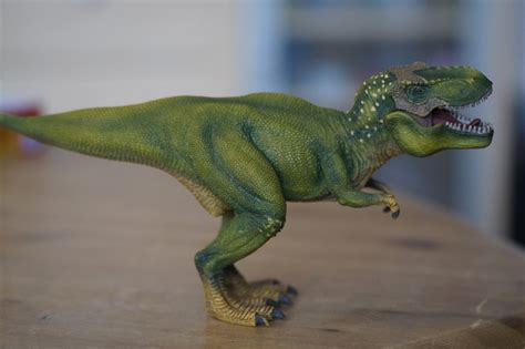 Quirkasaurus Rex: Mahtava lisko luo maagisia maailmoja ja opettaa samalla!